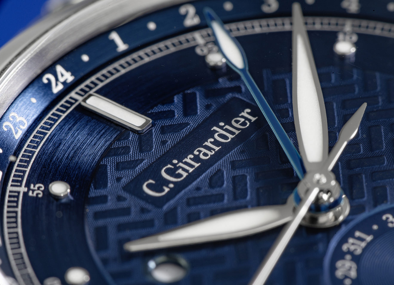 Close-up view of the 2024 novelty, model CG SYNC-1863 39.5/1T, Midnight Blue.