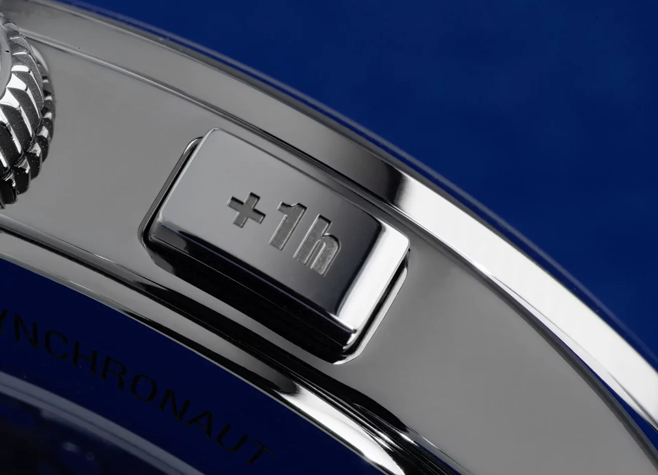 Close-up view of the 2024 novelty, model CG SYNC-1863 39.5/1T, Midnight Blue.